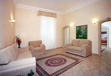 Hotel Embassy Rome 3*,