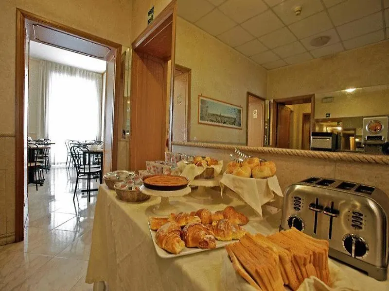 Hotel Embassy Рим Италия