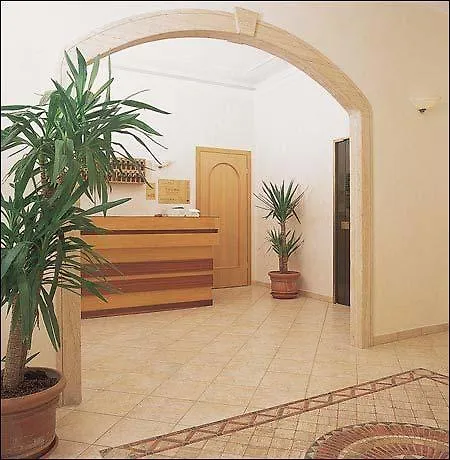***  Hotel Embassy Рим Италия