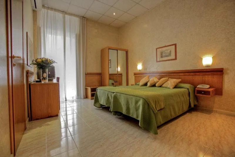 Hotel Embassy Рим Италия