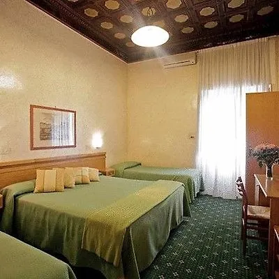 Hotel Embassy Rome 3*,  Italy